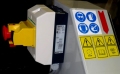 (4/26): Szlifierka na pas bezkońcowy została wyposażona w wyłącznik total stop. Rozwiązanie zwiększa bezpieczeństwo pracy. Urządzenie posiada deklarację zgodności ze znakiem CE. Instrukcja obsługi w języku polskim.